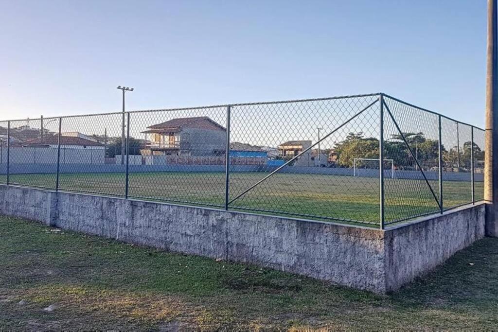 Casa Com Piscina, Churrasqueira E Ar Condicionado Em Condominio Cabo Frio Exterior foto