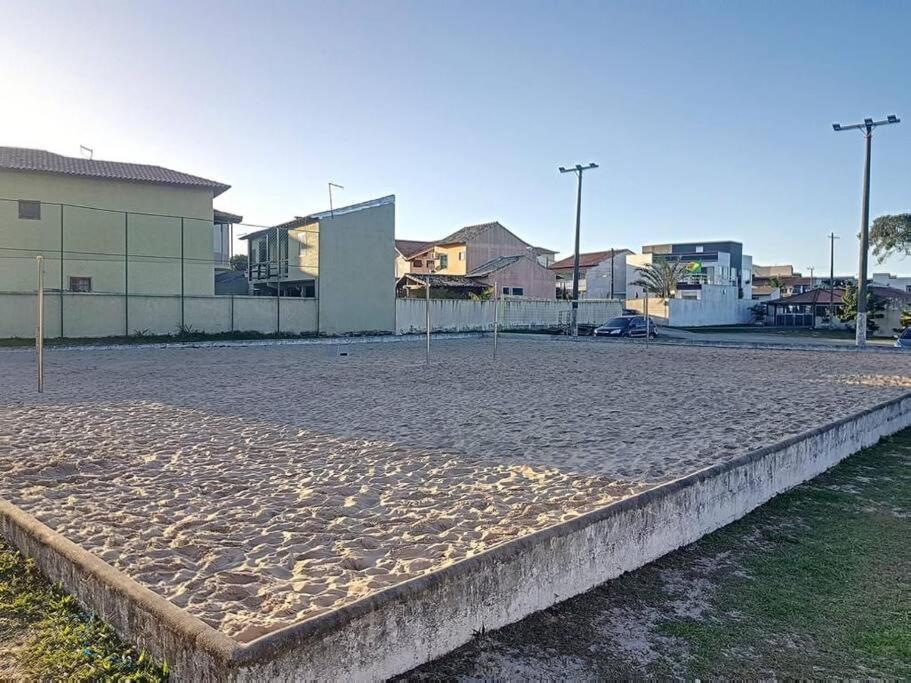 Casa Com Piscina, Churrasqueira E Ar Condicionado Em Condominio Cabo Frio Exterior foto